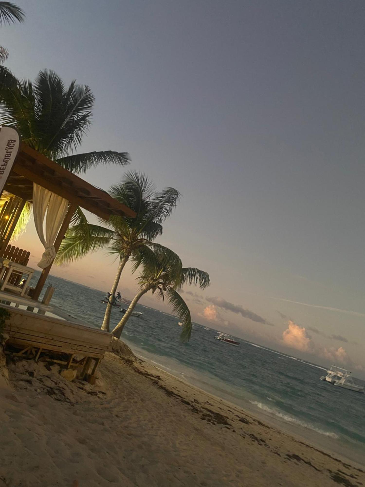 Madonna Pool Beach Los Corales Punta Cana Esterno foto