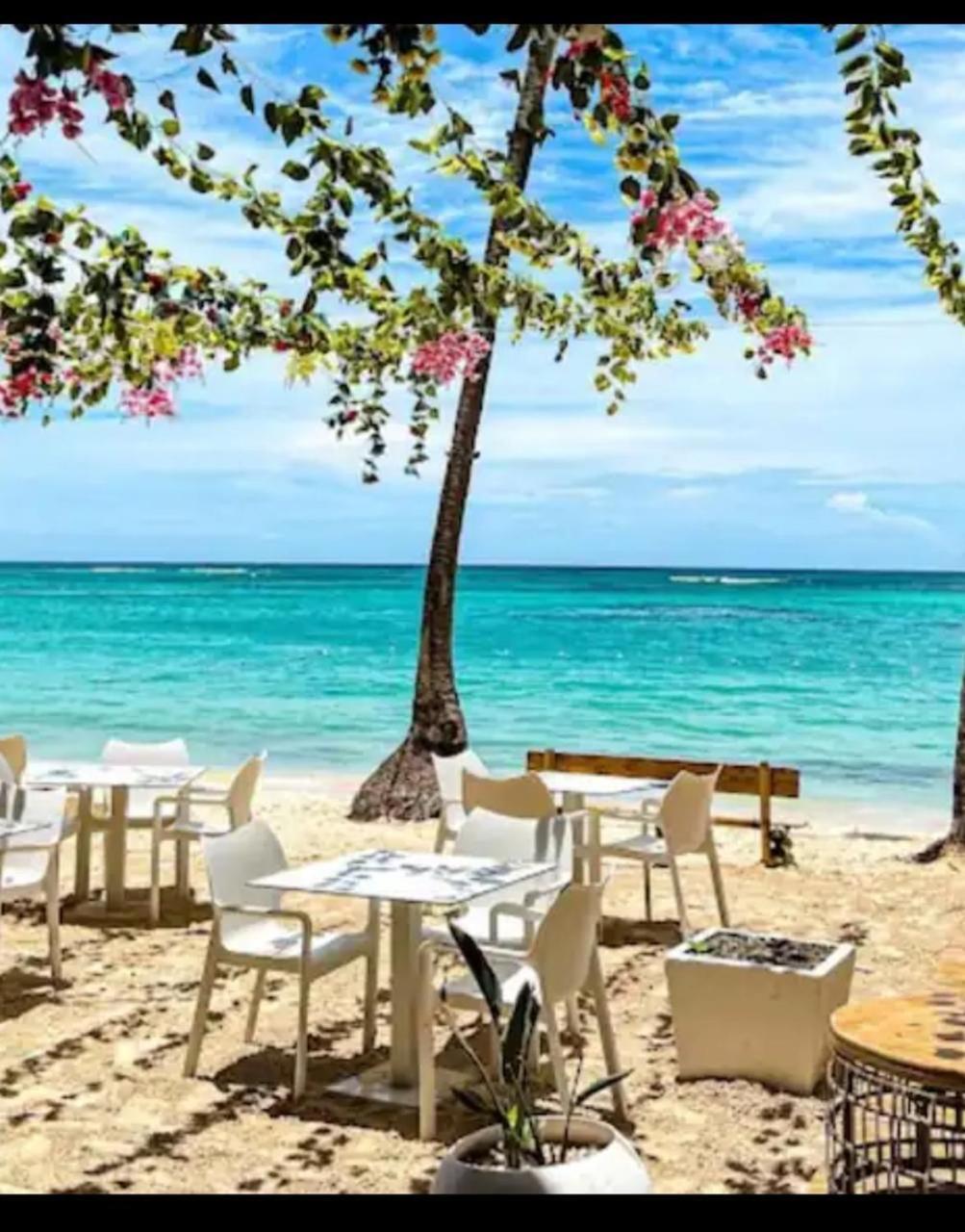 Madonna Pool Beach Los Corales Punta Cana Esterno foto