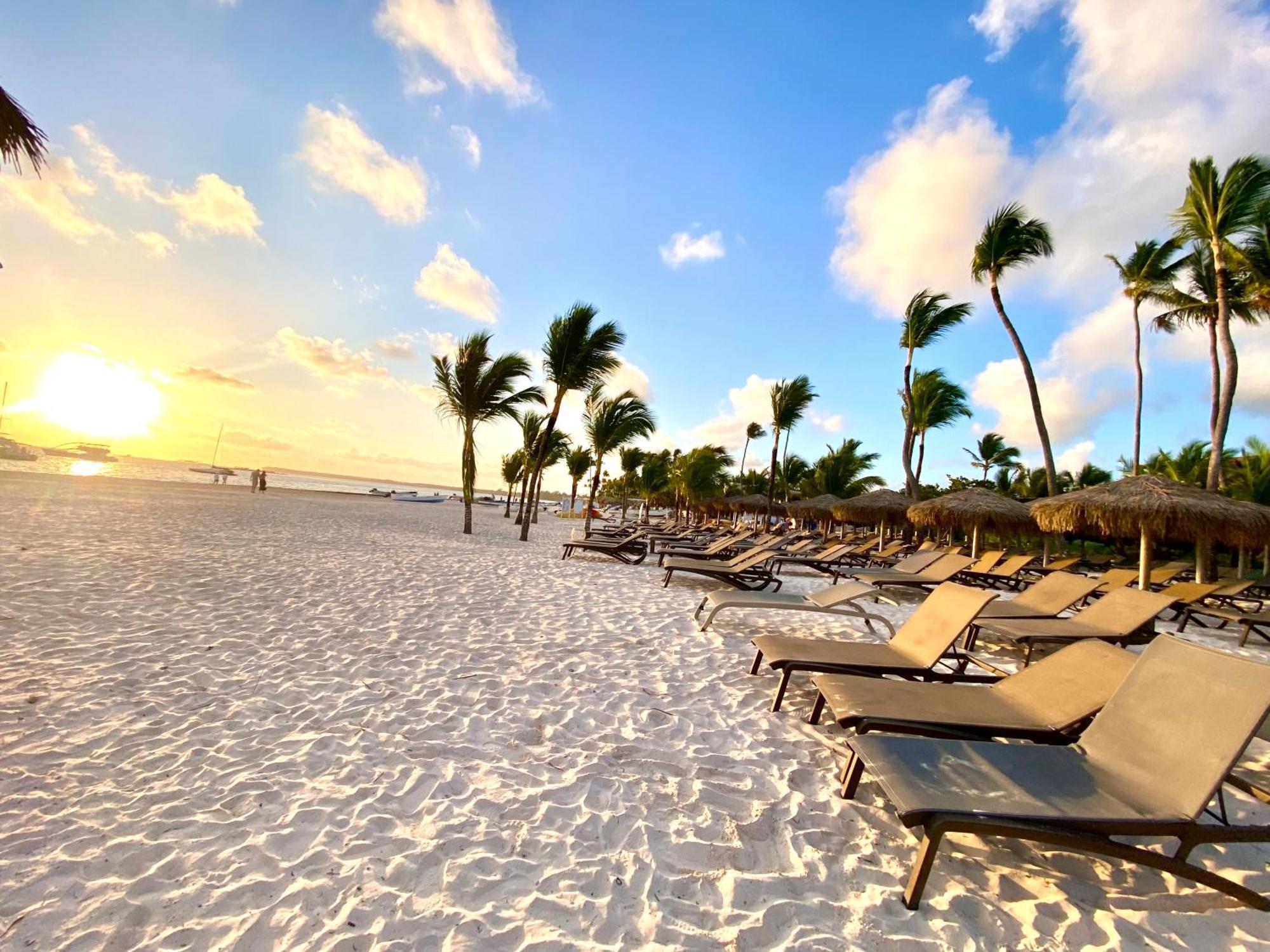Madonna Pool Beach Los Corales Punta Cana Esterno foto