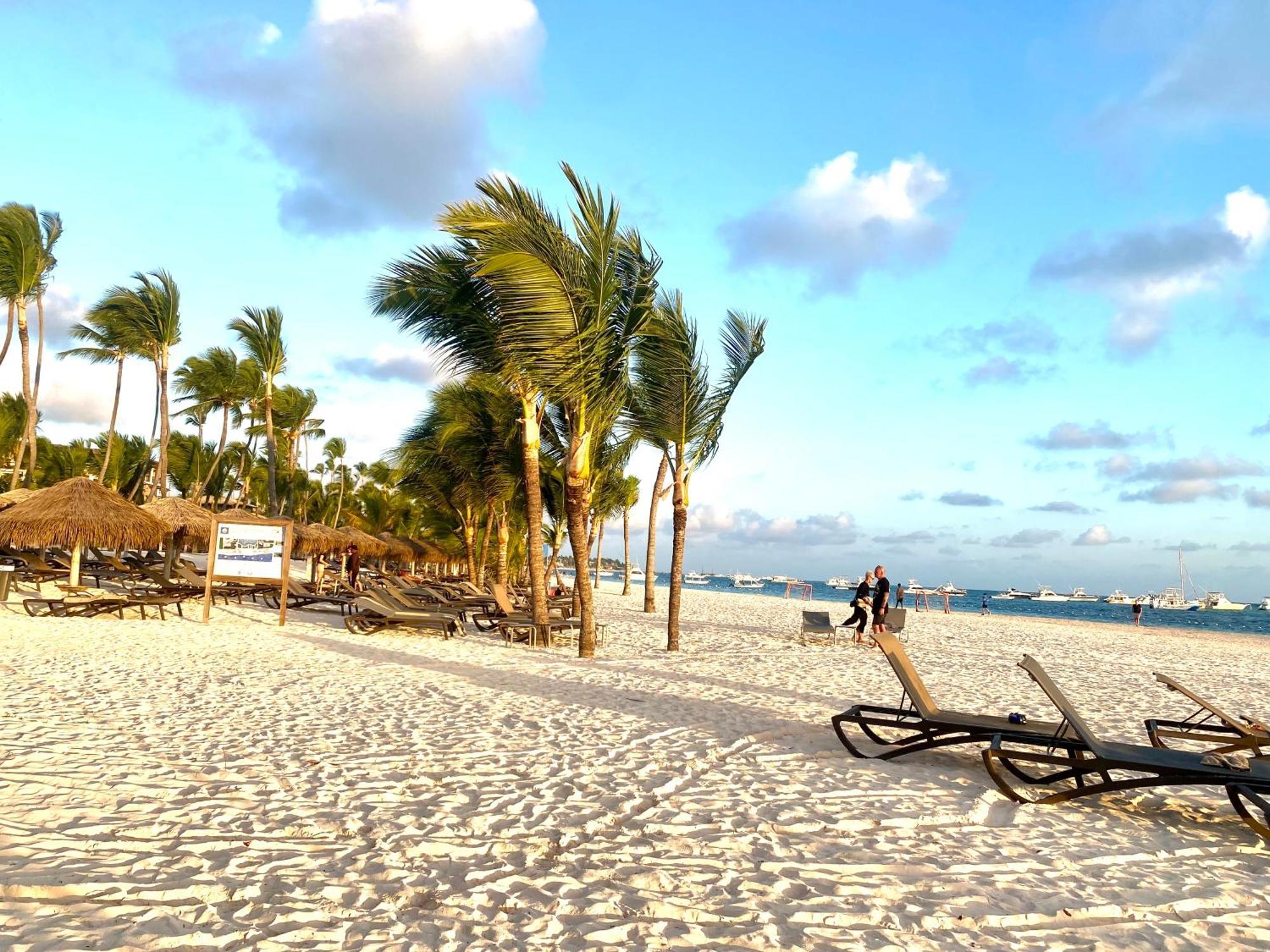 Madonna Pool Beach Los Corales Punta Cana Esterno foto